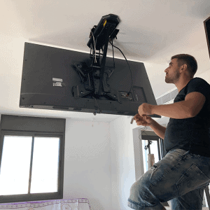 תמונה ראשית לעמוד מתקין טלויזיה במגוון רעיונות תלייה הגדול בהתקנות מתקין טלוויזיות מקצועי עם יחס אישי