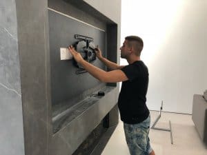 תמונת ראשית לעמוד התקנת זרוע לטלויזיה הגדול בהתקנות מתקין טלוויזיות מקצועי עם יחס אישי